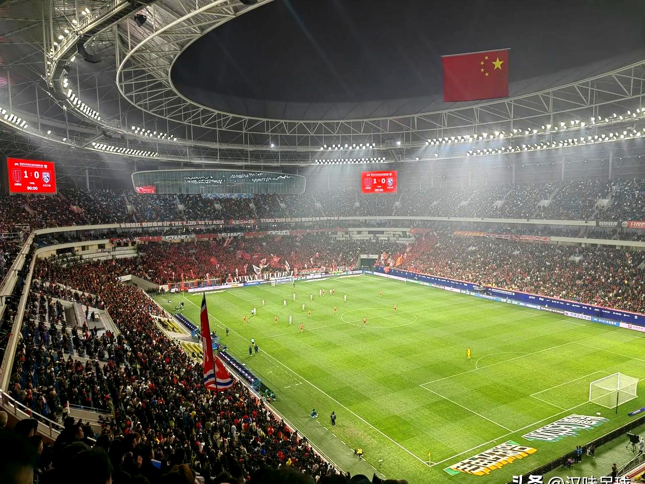 pg娱乐场-武汉三镇关键时刻单刀错失，志在荷甲名次提升，悬念犹存，赛程密集仍需轮换(荷甲赛程安排)